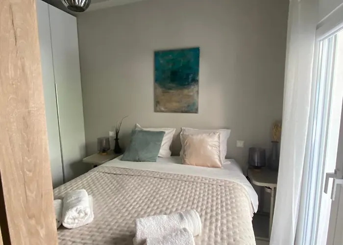Victoria Apartment